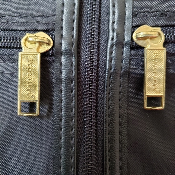 Tupperware®️ Logo'd Garment Bag - Like New! - Picture 4 of 5